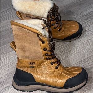 Women’s Australia UGG waterproof snow boots Size: 6